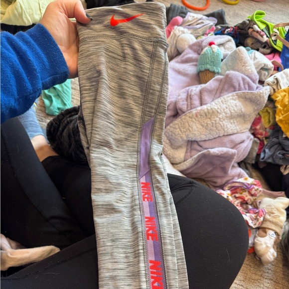 Nike dri-fit leggings weathered grey with pink and purple trim - Picture 2 of 4